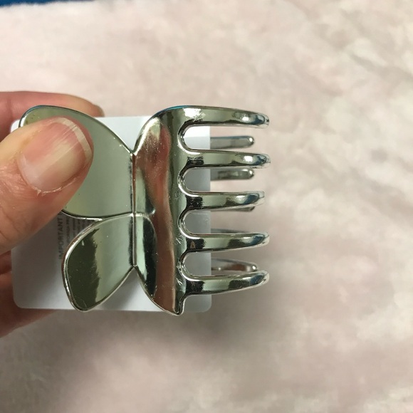 ✨✨5/$10✨✨ Butterfly Fashion Hair Accessories Claw Clip Silver & Rhinestones New - Picture 7 of 14